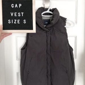 GAP Puffy Vest Charcoal Size Small